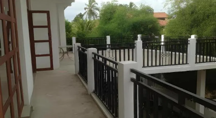 Araliya Blue Beach View Hotel Kudapaduwa
